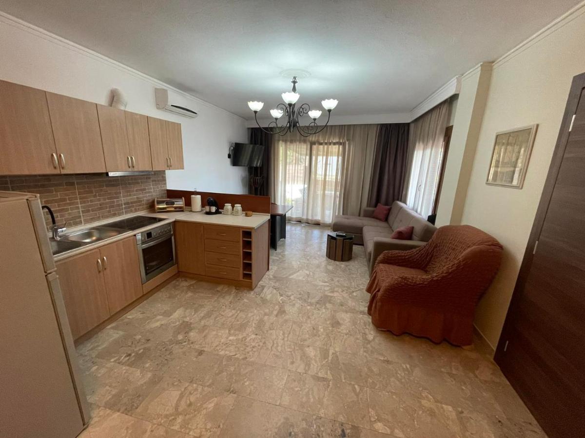 Maisonette 25M From The Sea PalaiónTsiflíkion エクステリア 写真